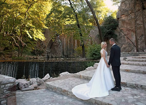 stunning-fall-wedding-larisa-white-calla-lilies_40