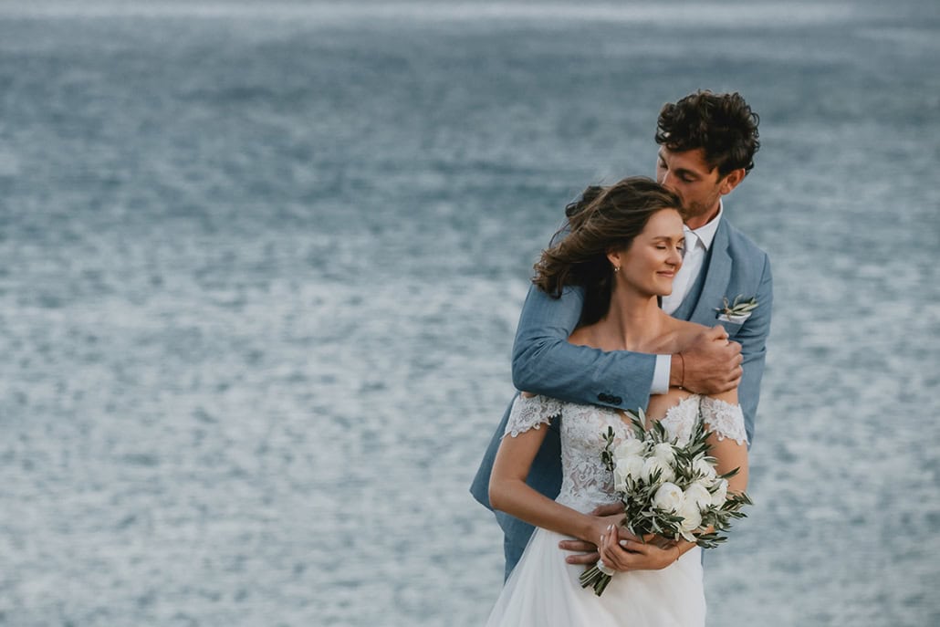 Ένας καλοκαιρινός beach wedding στην Κάρπαθο με ελιά και τριαντάφυλλα │ Johanna & Jakob