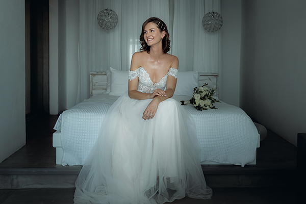 summer-beach-wedding-karpathos-olives-roses_08