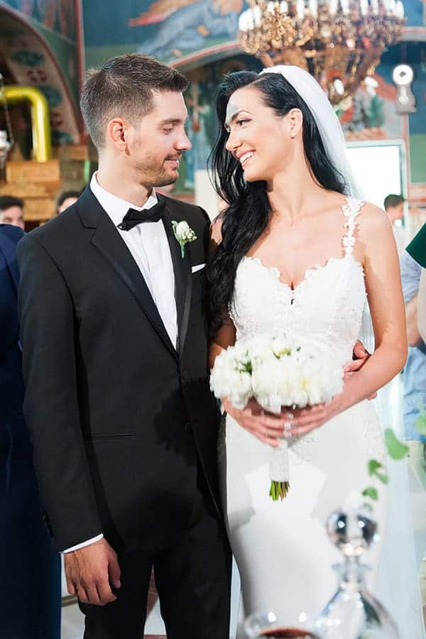 summer-wedding-patra-white-flowers_09