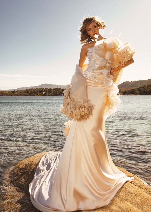 the-utterly-bridal-look-flowy-wedding-dresses_01