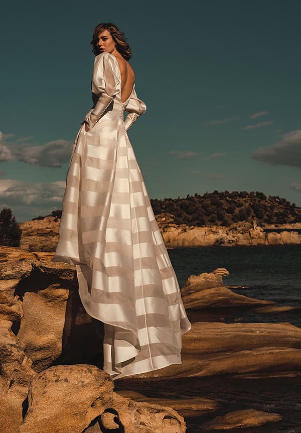 the-utterly-bridal-look-flowy-wedding-dresses_04w