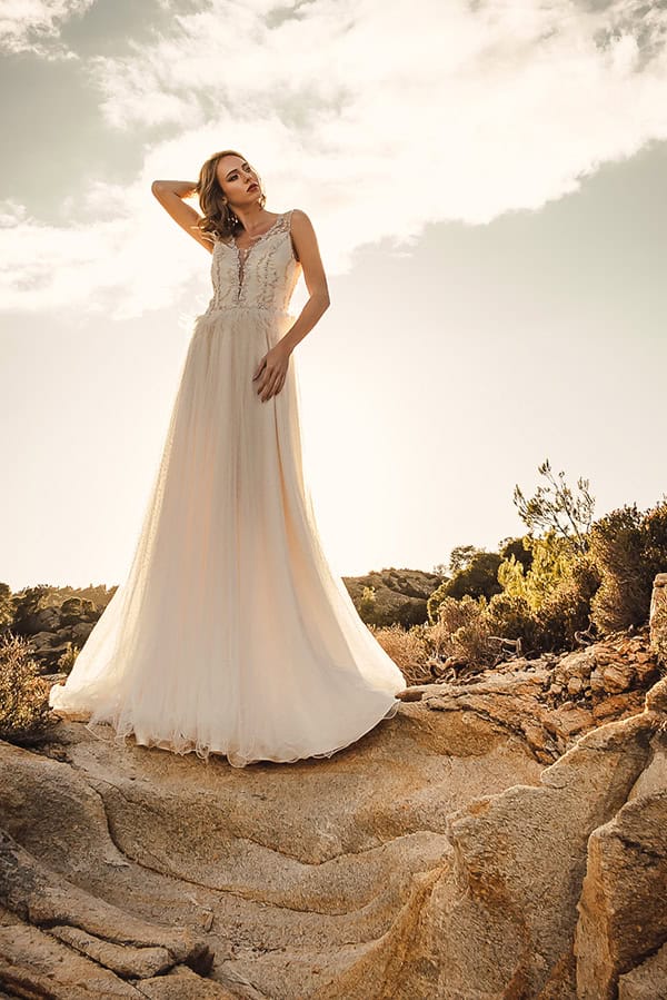 the-utterly-bridal-look-flowy-wedding-dresses_16