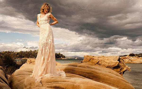 the-utterly-bridal-look-flowy-wedding-dresses_23