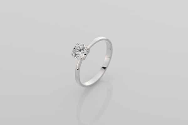 Μοναδικής κομψότητας μονόπετρα από EK Jewelry