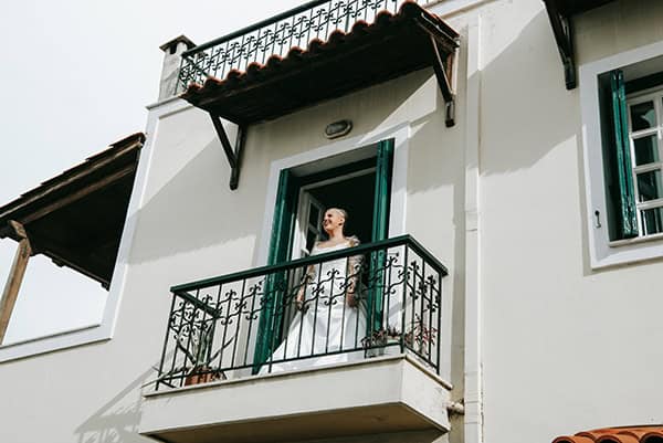 winter-wedding-white-roses-amaryllis_08