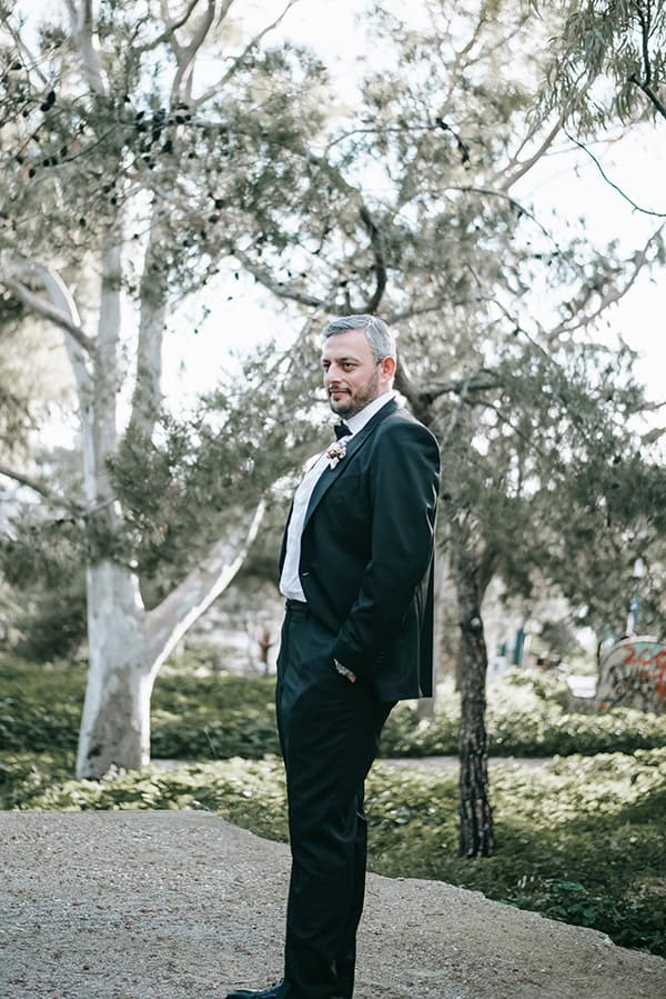 winter-wedding-white-roses-amaryllis_08x