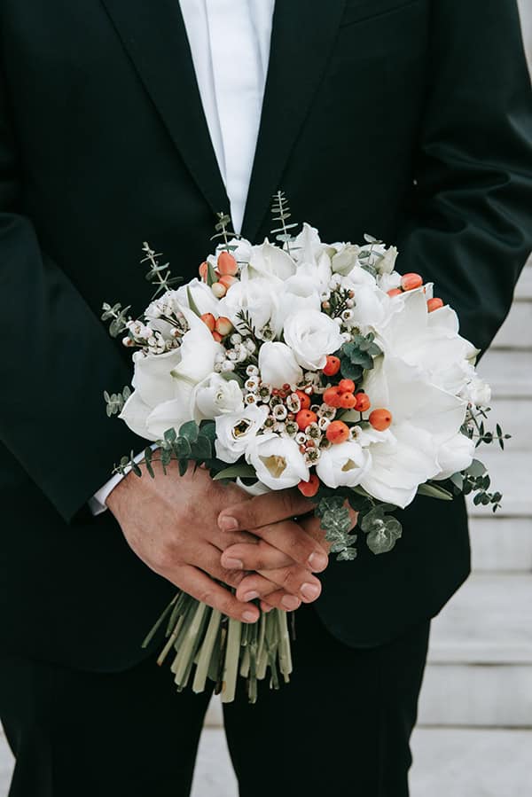 winter-wedding-white-roses-amaryllis_12