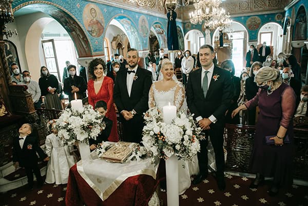 winter-wedding-white-roses-amaryllis_16