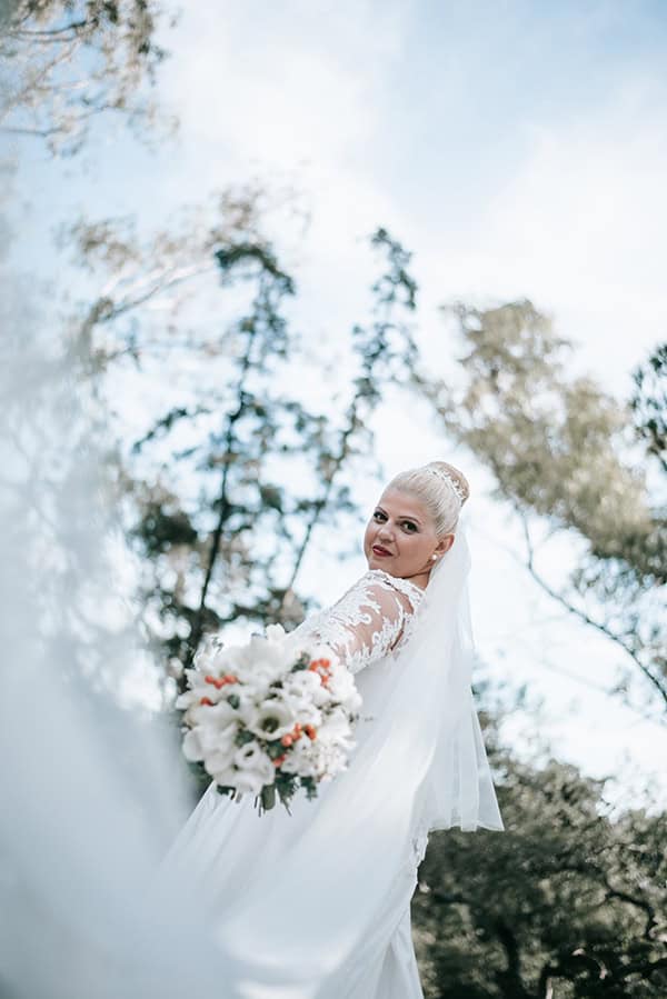 winter-wedding-white-roses-amaryllis_20