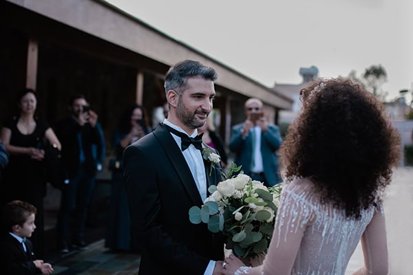 autumn-wedding-nicosia-white-florals-gold-touches_10