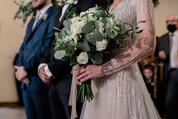 autumn-wedding-nicosia-white-florals-gold-touches_13