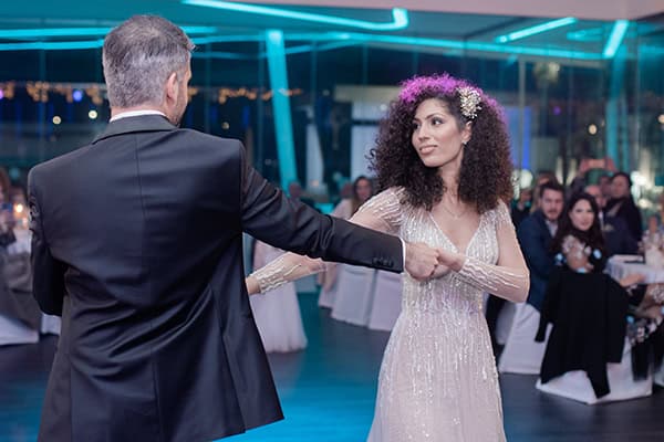 autumn-wedding-nicosia-white-florals-gold-touches_22