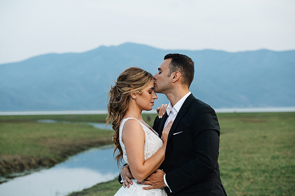 beutiful-military-wedding-thessaloniki-coorful-flowers_03