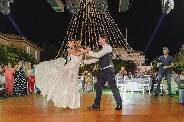 boho-chic-wedding-athens-pampas-grass-white-flowers_32