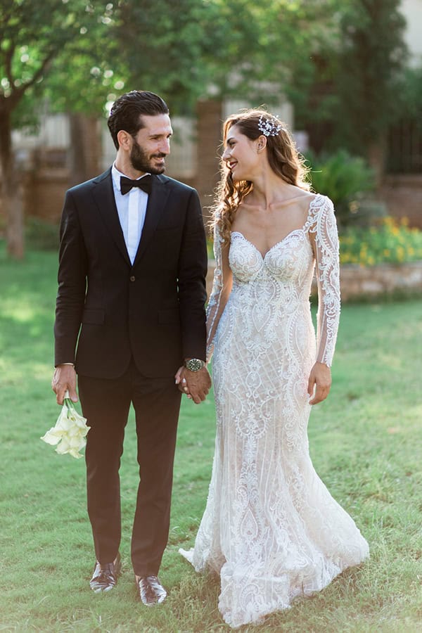 chic-summer-wedding-patra-white-florals_01