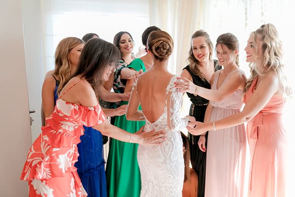 chic-summer-wedding-patra-white-florals_06