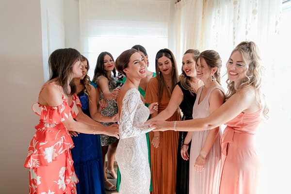 chic-summer-wedding-patra-white-florals_07