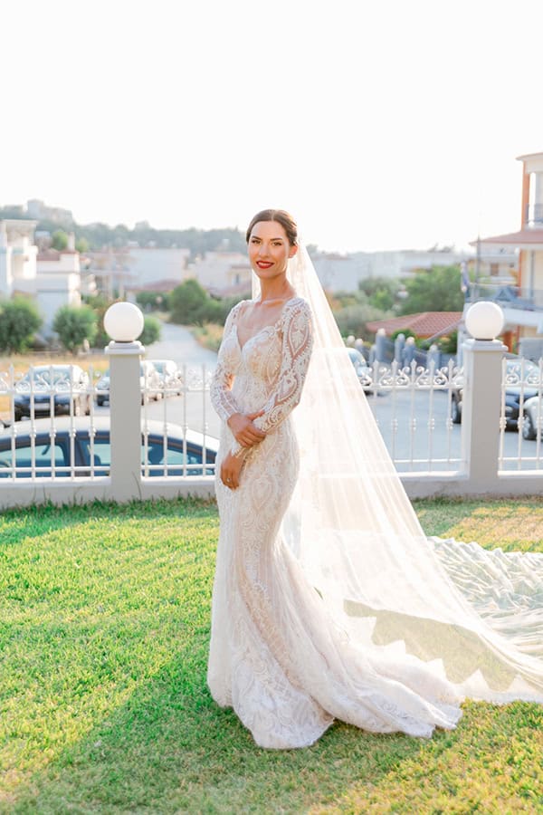 chic-summer-wedding-patra-white-florals_14