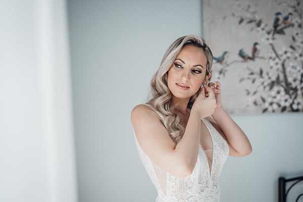 chic-summer-wedding-white-flowers-gold-accents_04