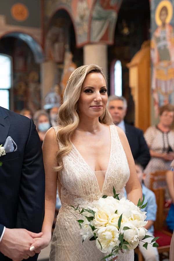 chic-summer-wedding-white-flowers-gold-accents_19