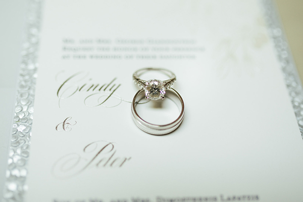 destination-summer-wedding-sifnos-island-white-florals_06x