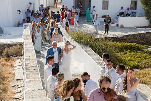 destination-summer-wedding-sifnos-island-white-florals_27