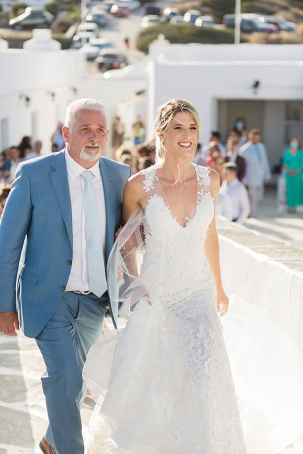 destination-summer-wedding-sifnos-island-white-florals_28