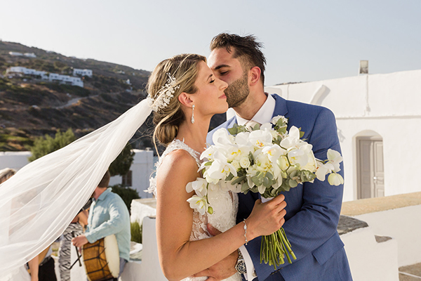 destination-summer-wedding-sifnos-island-white-florals_30