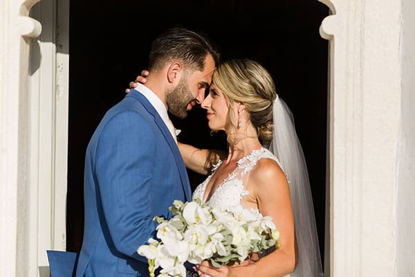 destination-summer-wedding-sifnos-island-white-florals_37