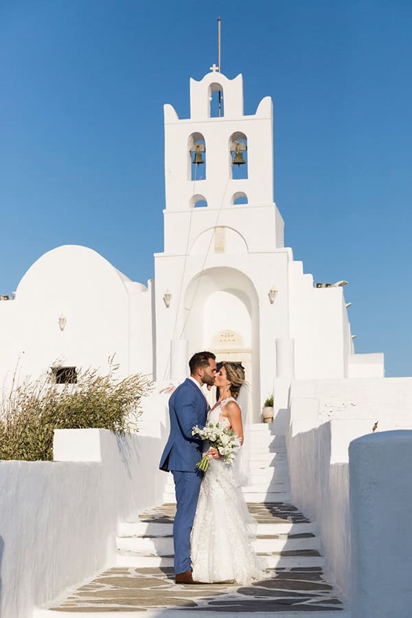 destination-summer-wedding-sifnos-island-white-florals_38