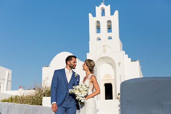 destination-summer-wedding-sifnos-island-white-florals_39