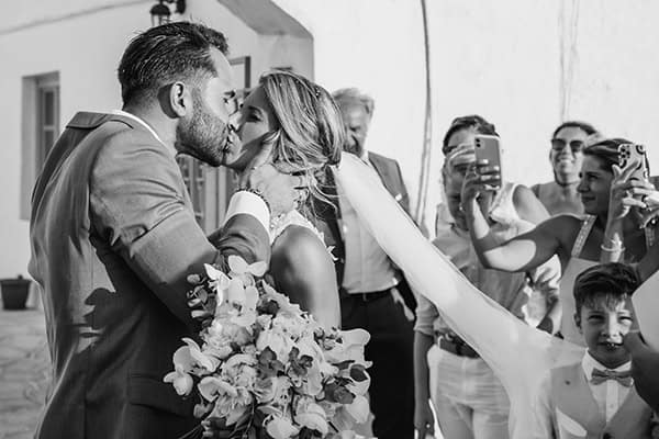 destination-summer-wedding-sifnos-island-white-florals_41