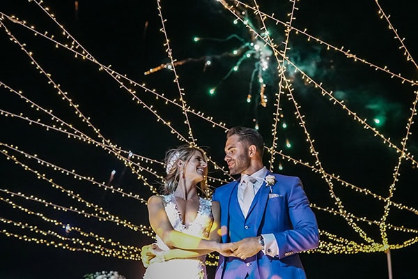 destination-summer-wedding-sifnos-island-white-florals_58
