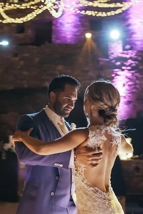 destination-summer-wedding-sifnos-island-white-florals_59