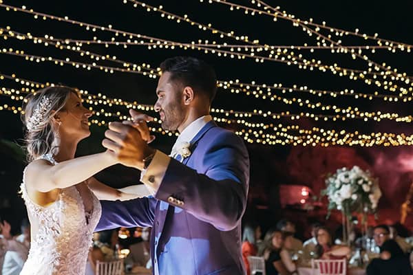 destination-summer-wedding-sifnos-island-white-florals_60