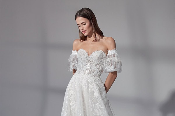 Ονειρικά νυφικά Justin Alexander για τη νύφη που θέλει να εντυπωσιάσει