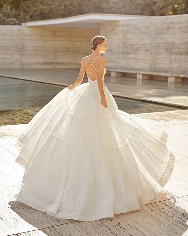 flowy-wedding-dresses-mesmerizing-bridal-look_10