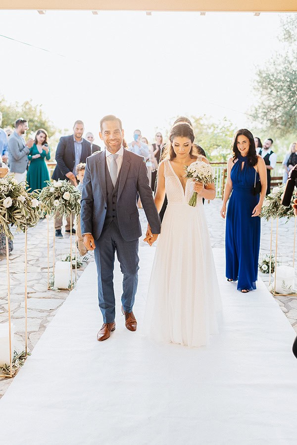 romantic-fall-wedding-olives-white-roses_10