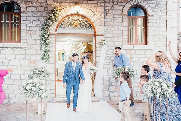 romantic-fall-wedding-olives-white-roses_11