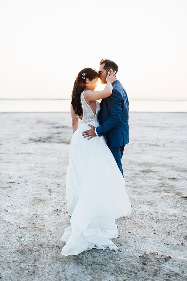 romantic-fall-wedding-olives-white-roses_20