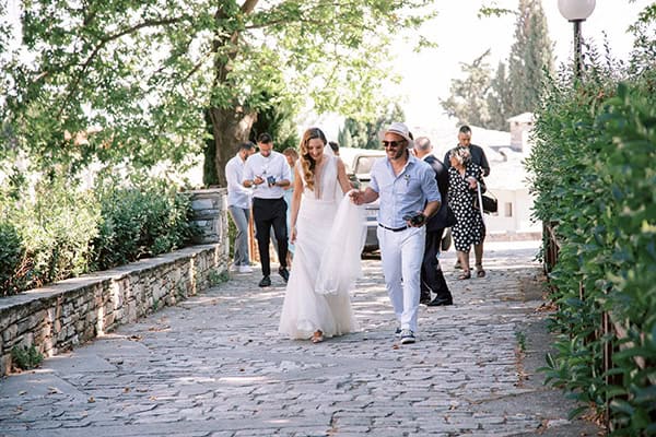 romantic-summer-wedding-volos-white-roses-olives_11