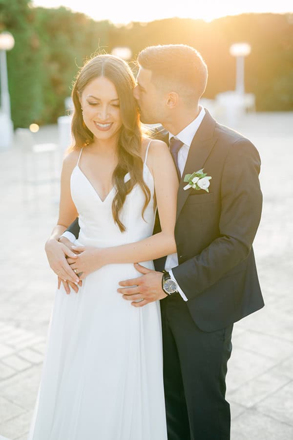 romantic-wedding-athens-white-florals_01