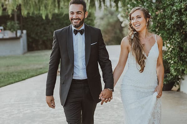 Ένας καλοκαιρινός γάμος στην Αθήνα ντυμένος στα λευκά με πανέμορφο ανθοστολισμό │ Βαλεντίνη & Γιώργος