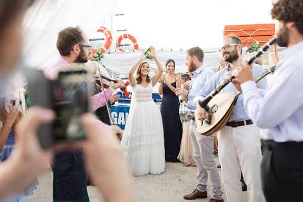 summer-wedding-lefkada-white-roses_16