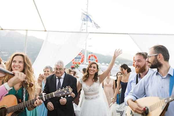 summer-wedding-lefkada-white-roses_18