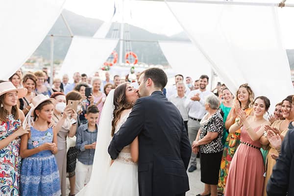summer-wedding-lefkada-white-roses_28