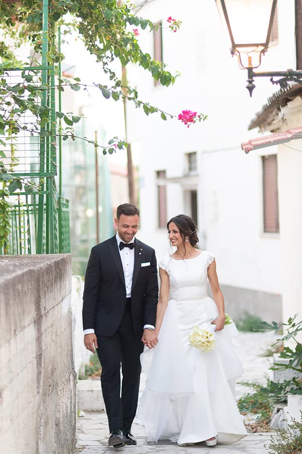 summer-wedding-patra-white-flower-arrangements_01