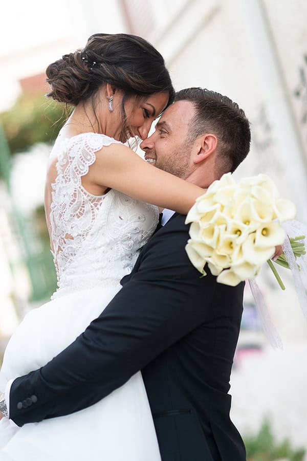 summer-wedding-patra-white-flower-arrangements_02