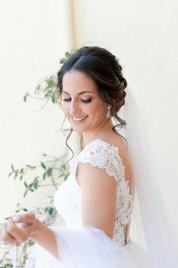 summer-wedding-patra-white-flower-arrangements_07